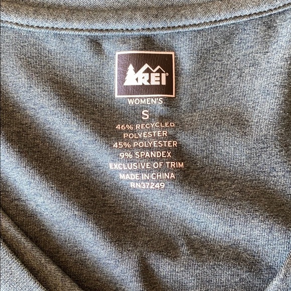 Beautiful teal long sleeve top - Picture 2 of 2